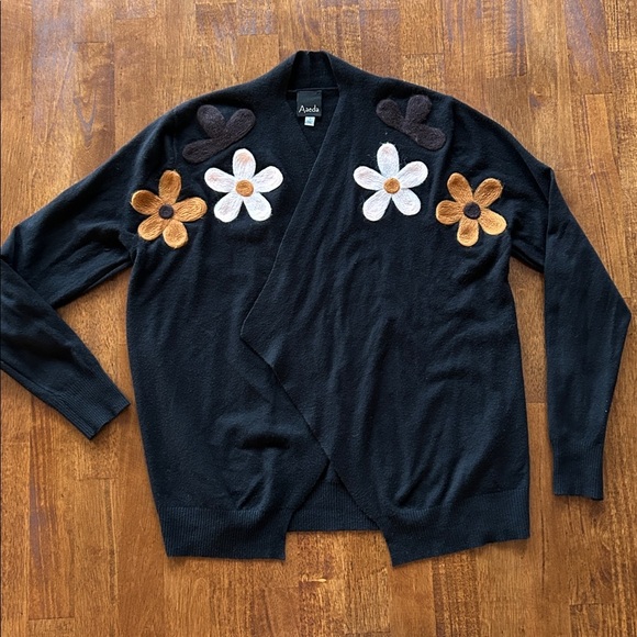 Aaeda Sweaters - Aaeda women’s black floral Boho chic open front cardigan size small​